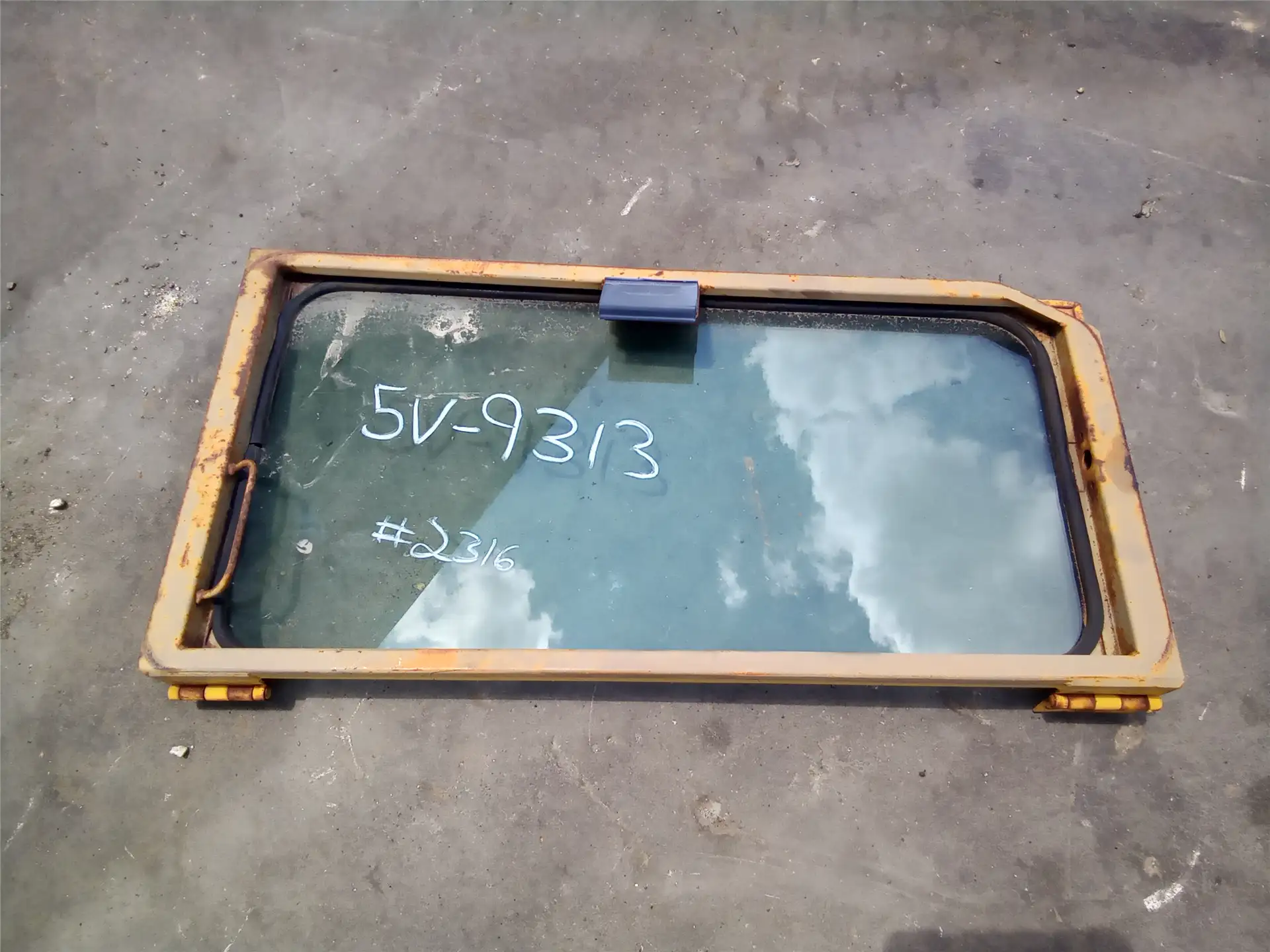 USED WINDOW GP image