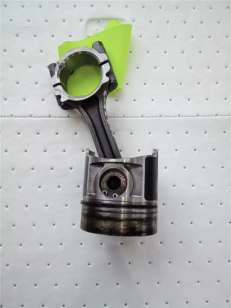 USED PISTON GP image