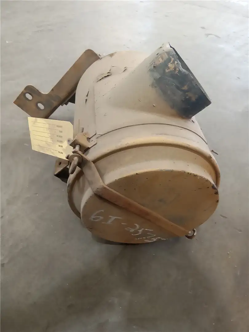 USED AIR CLEANER image