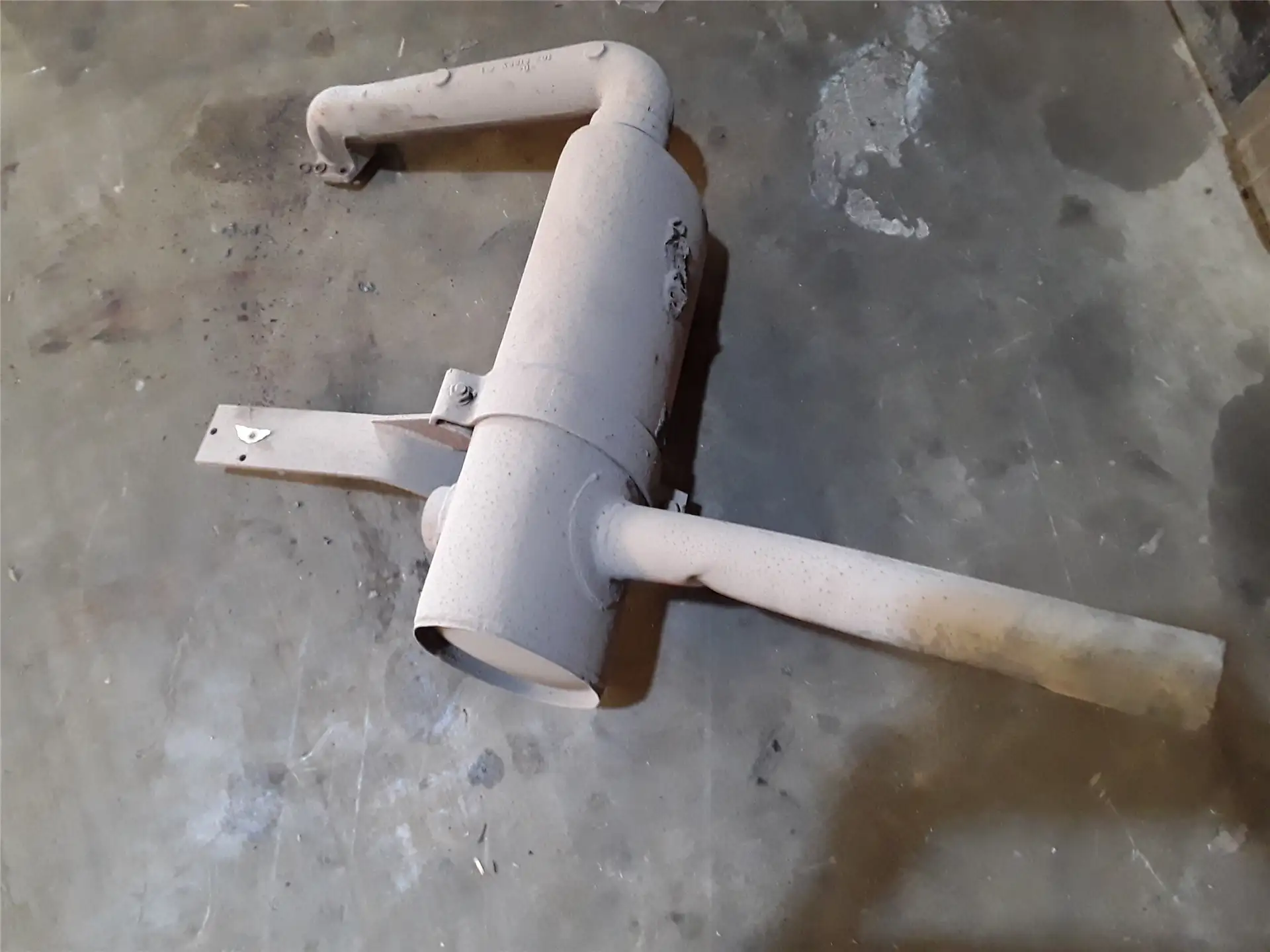 USED MUFFLER GP image