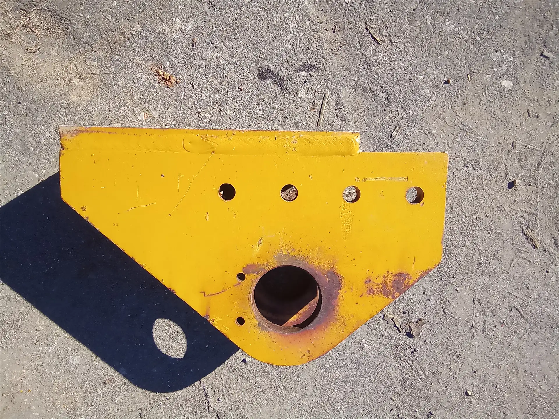 USED BRACKET LH image