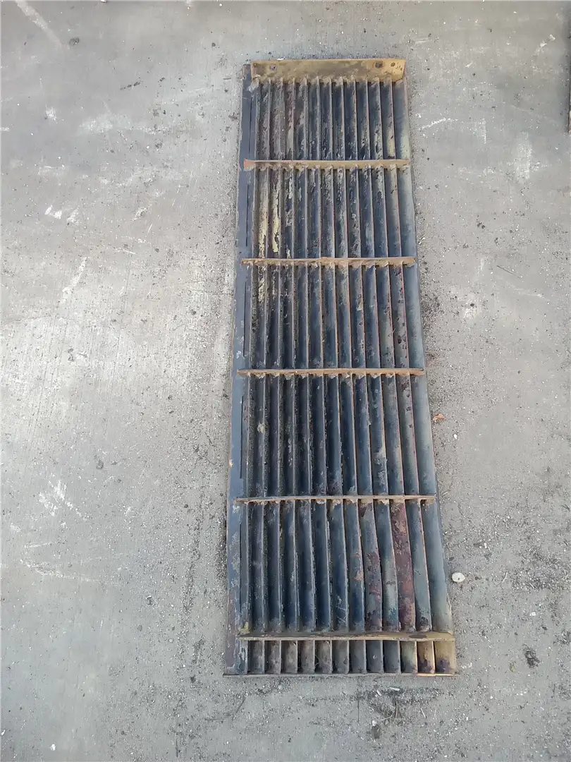 USED GRILL image