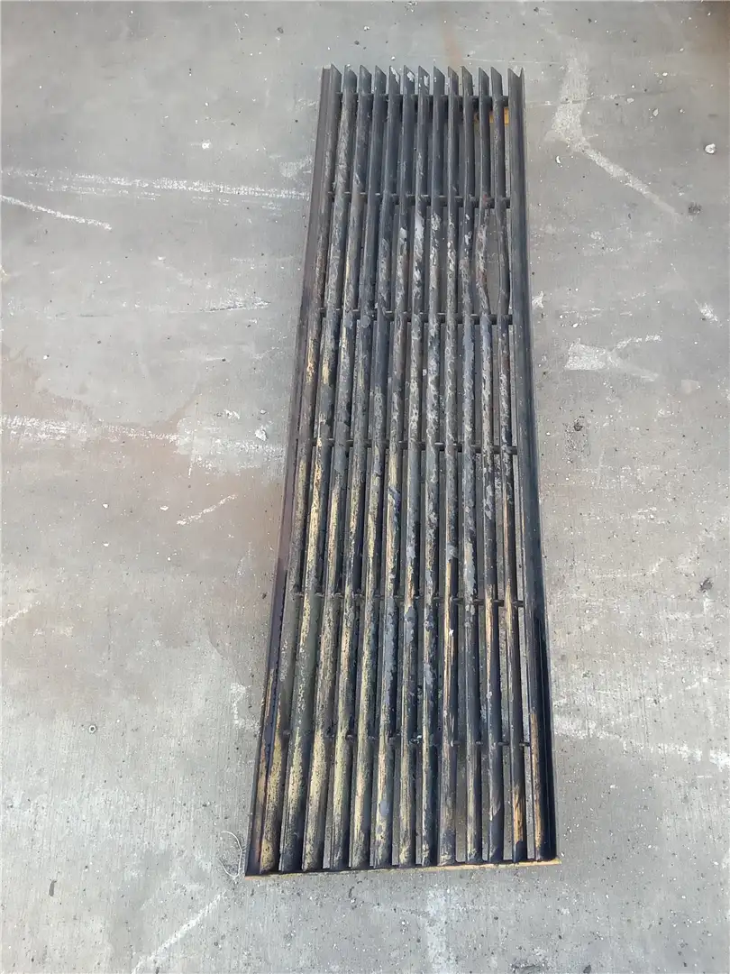 USED GRILL image
