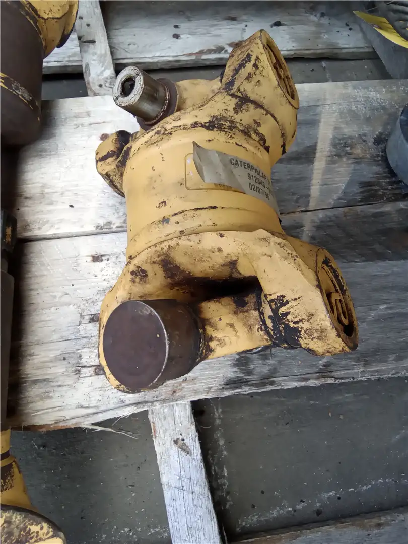 USED DRIVE SHAFT image