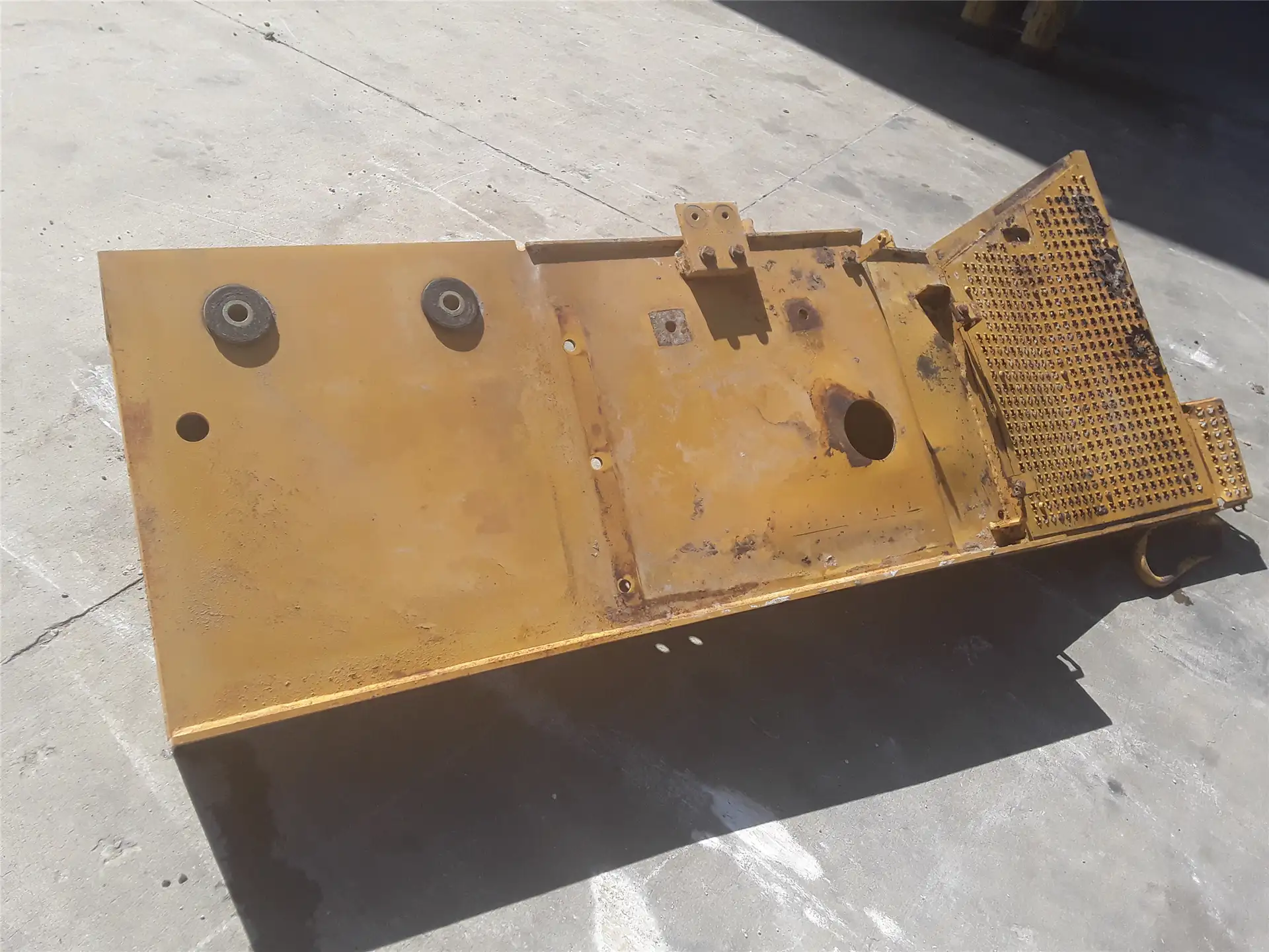 USED RH FENDER image