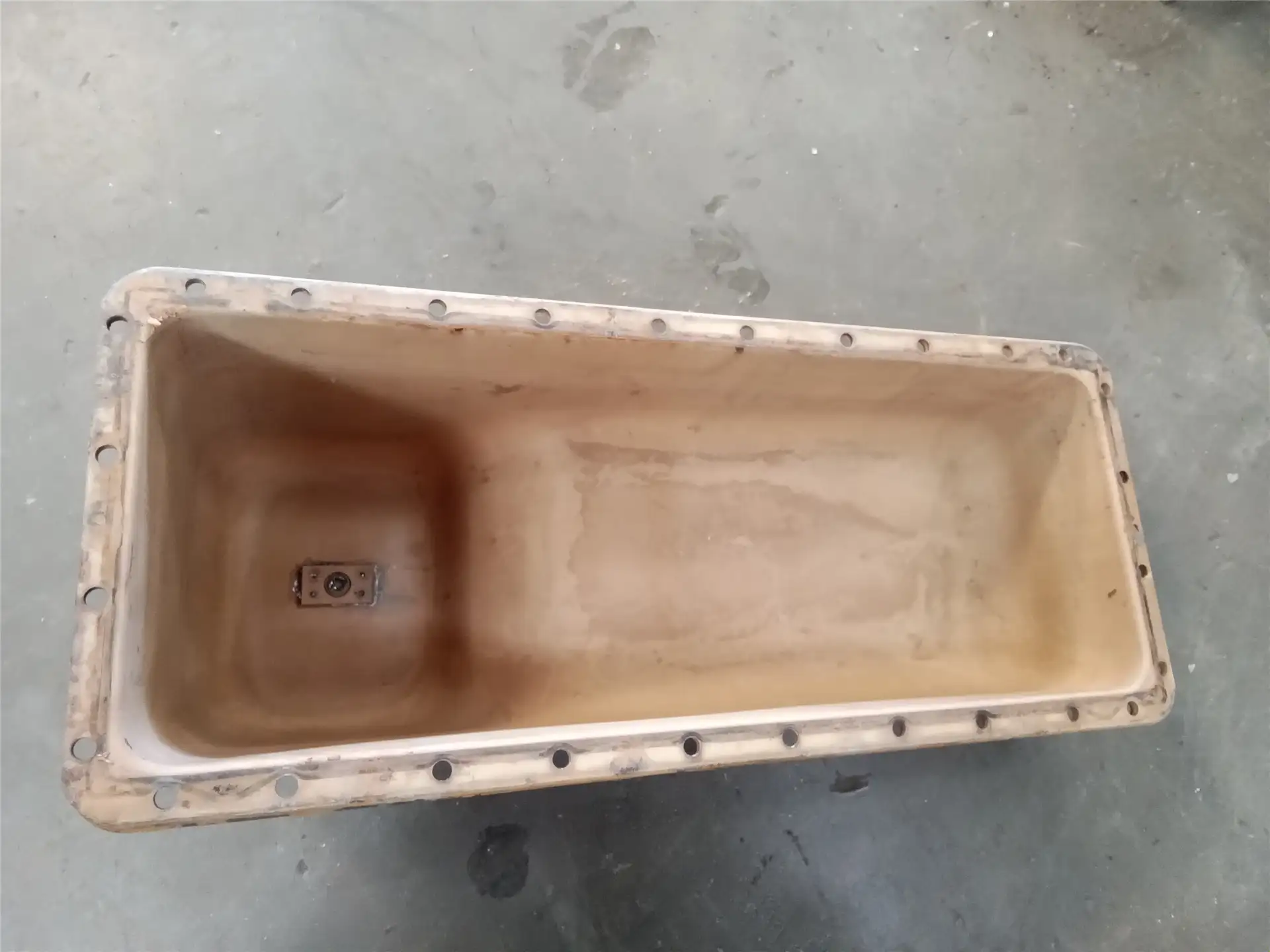 USED OIL PAN image