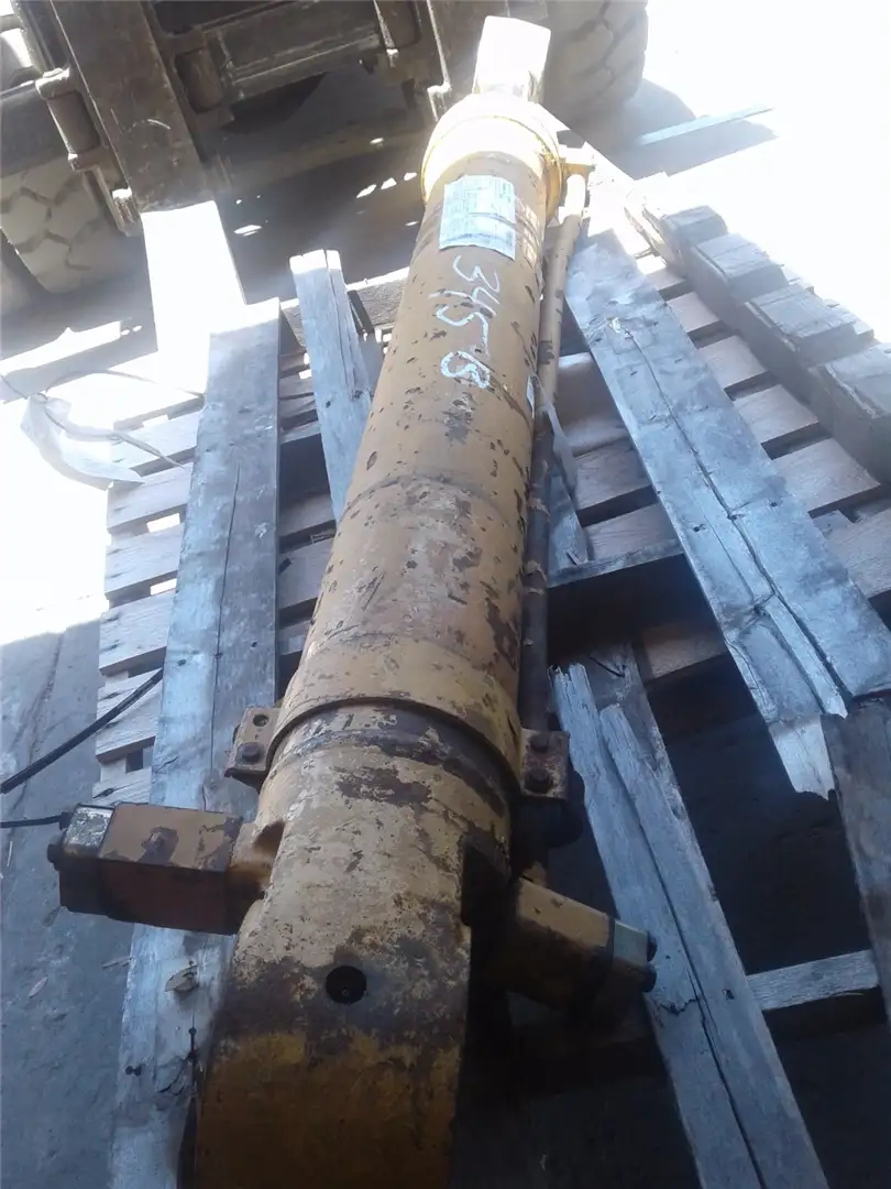 USED BUCKET CYL image