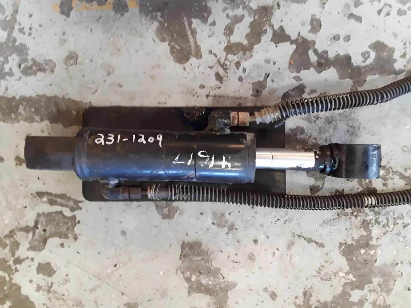 USED BLADE CYL image