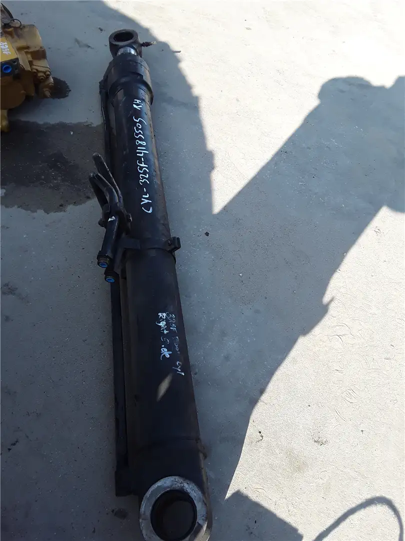 USED RH BOOM CYL image