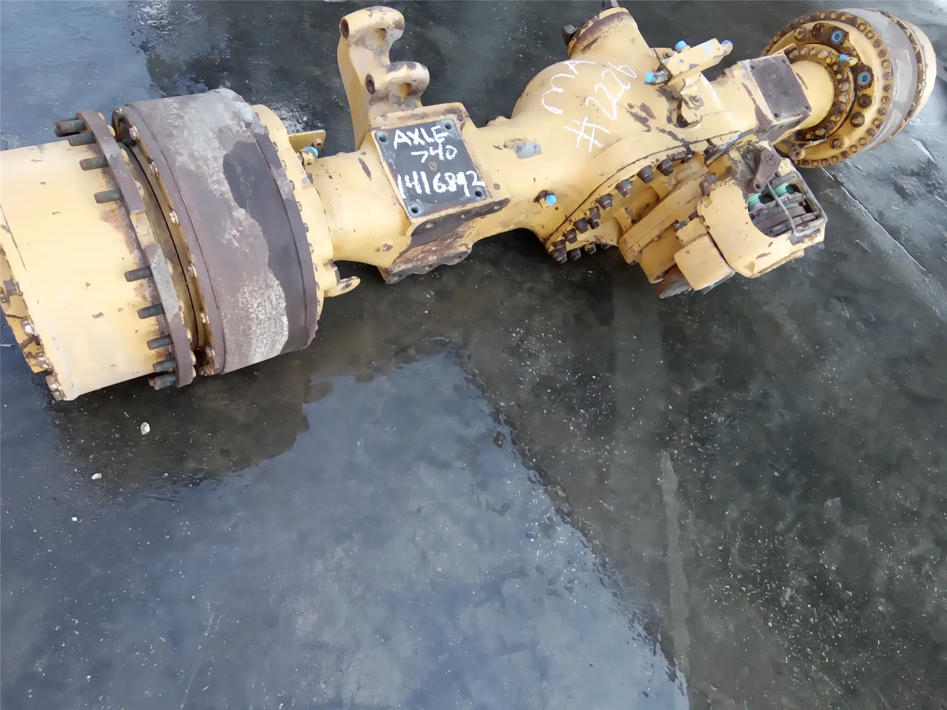 USED CENTER AXLE image