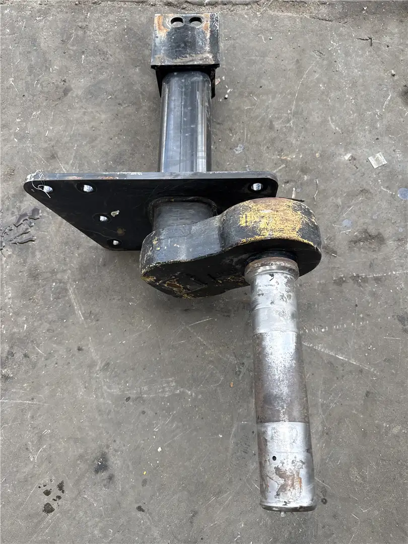 USED REAR LH AXLE image