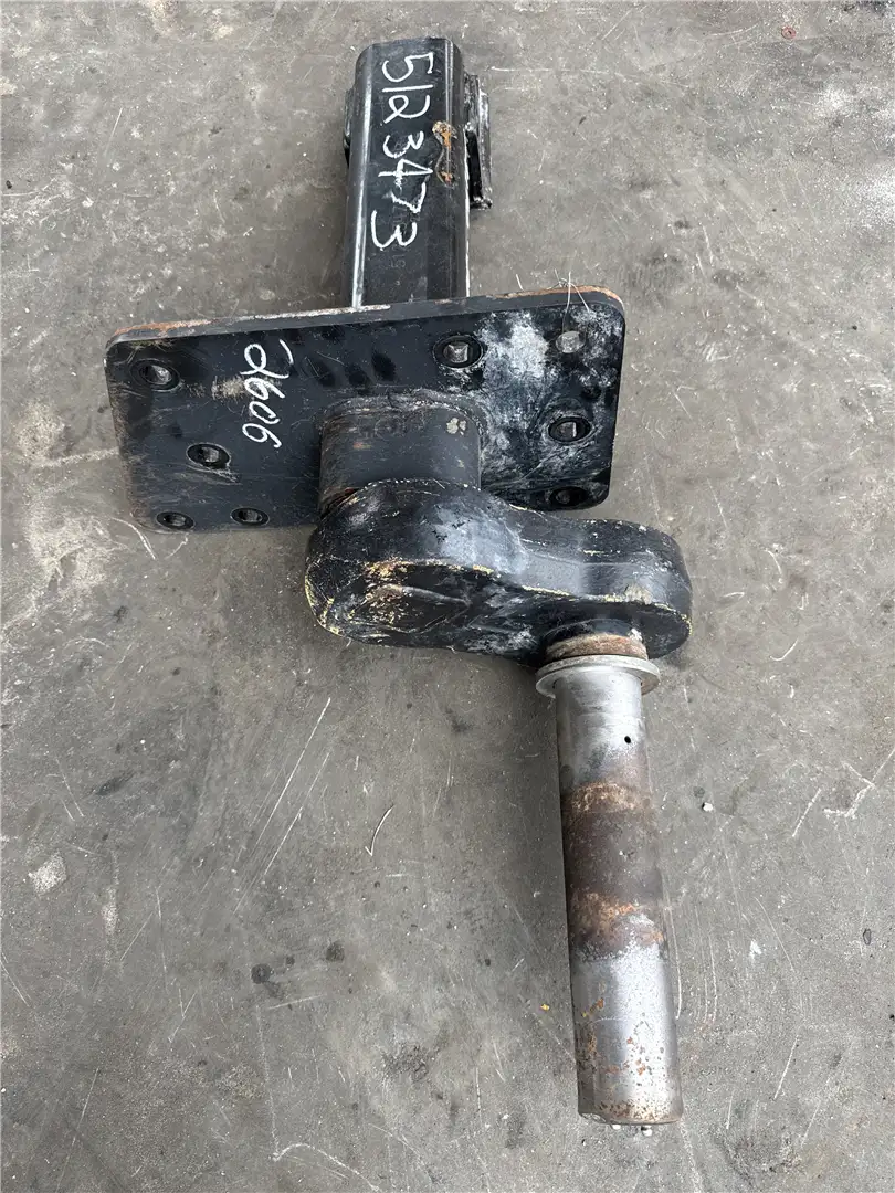 USED REAR RH AXLE image