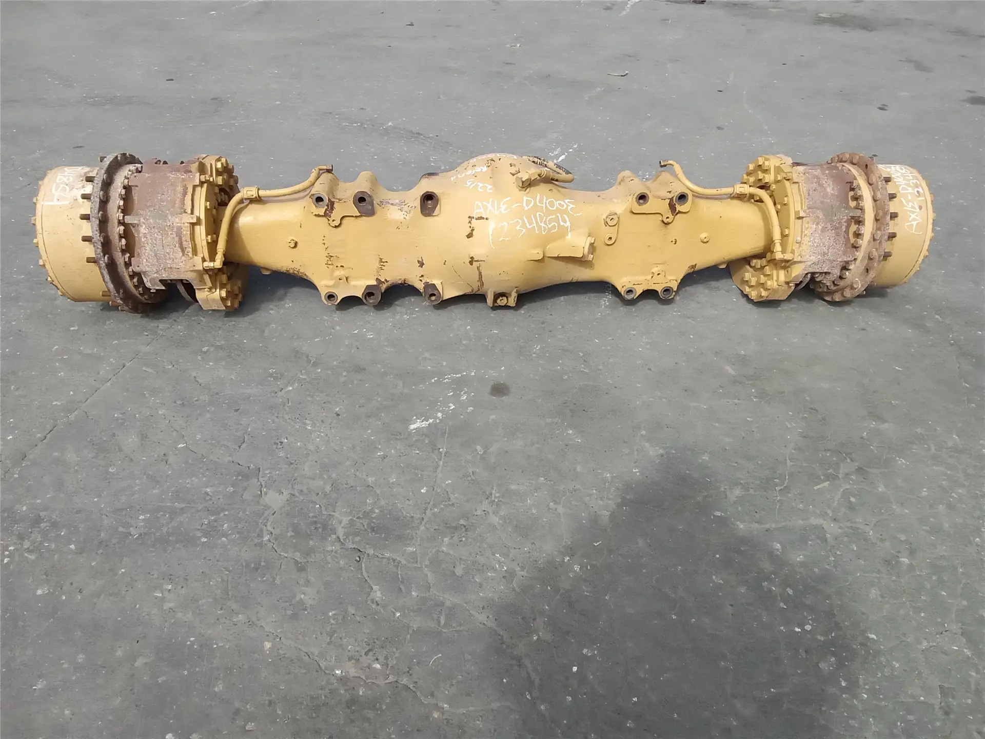 USED REAR AXLE image