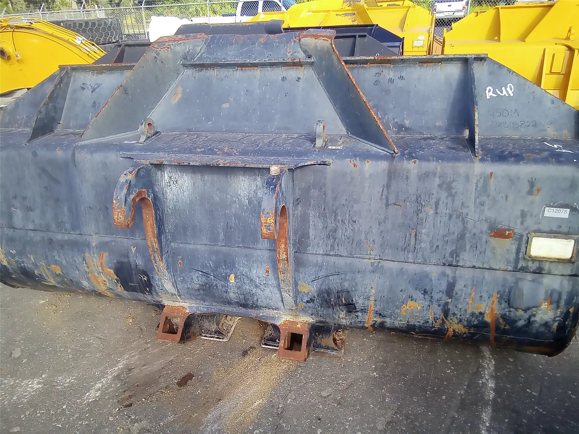 USED 115INCH BUCKE image