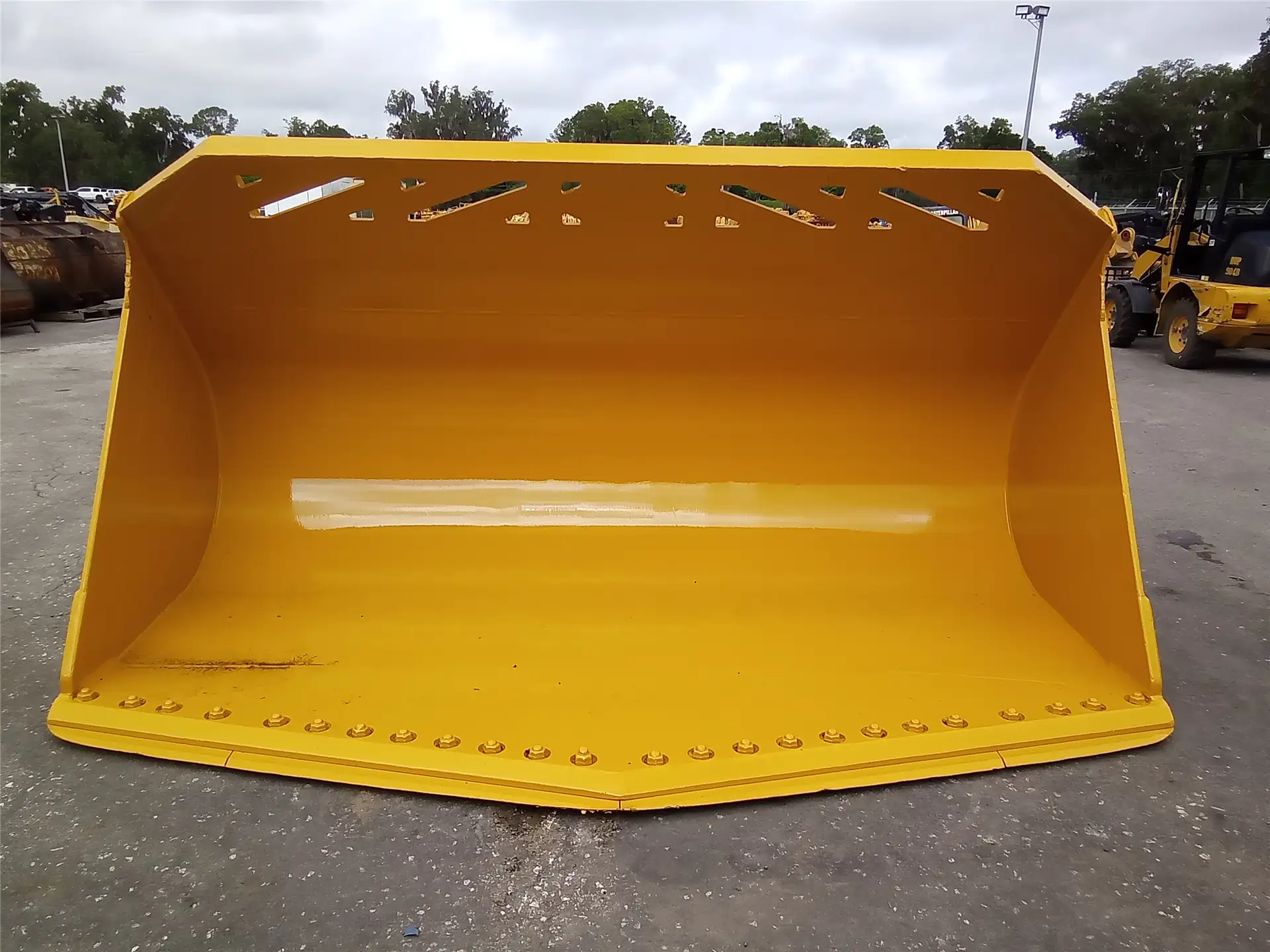 USED BUCKET GP image