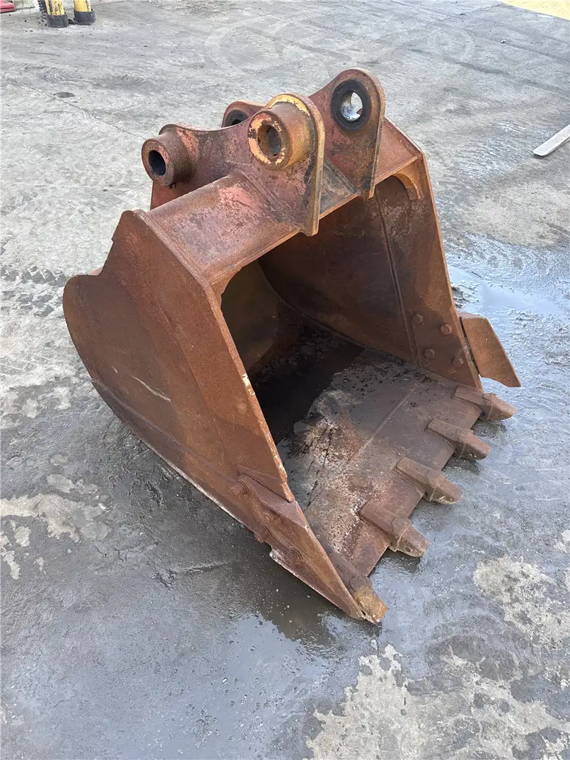 USED 42IN BUCKET image