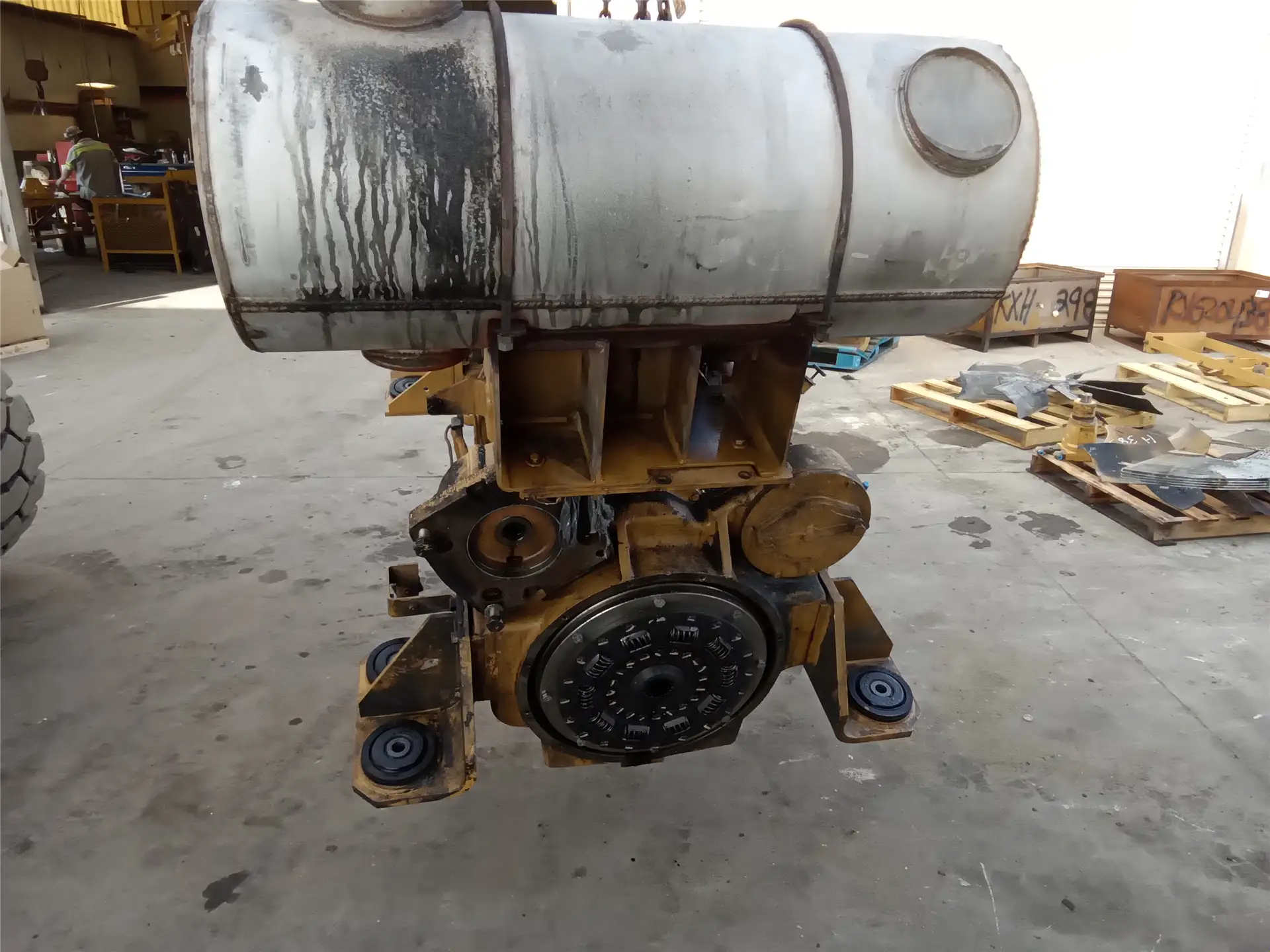 USED ENGINE image