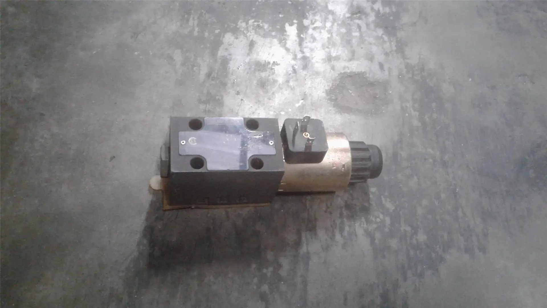 CORE 4/2 WAY SOLEN image