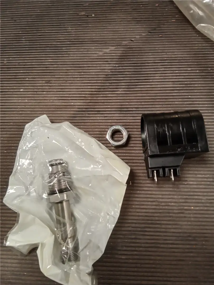 NEW LOWERING VALVE image