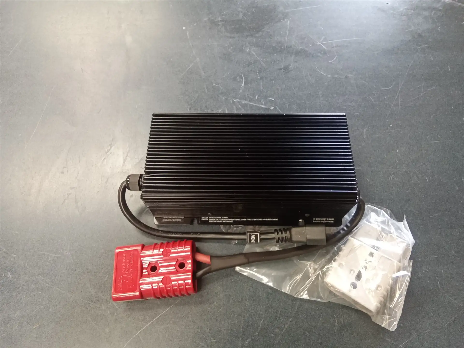 NEW 25A CHARGER image