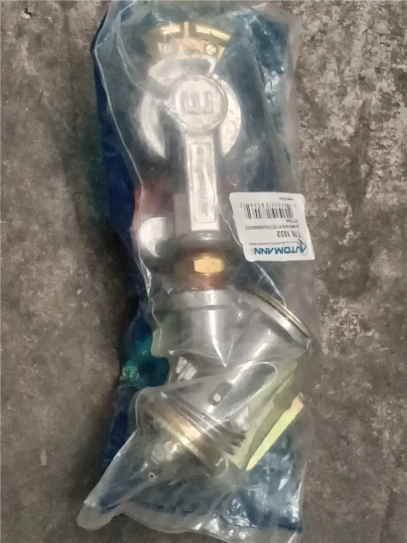 NEW GLADHAND PIVOT image