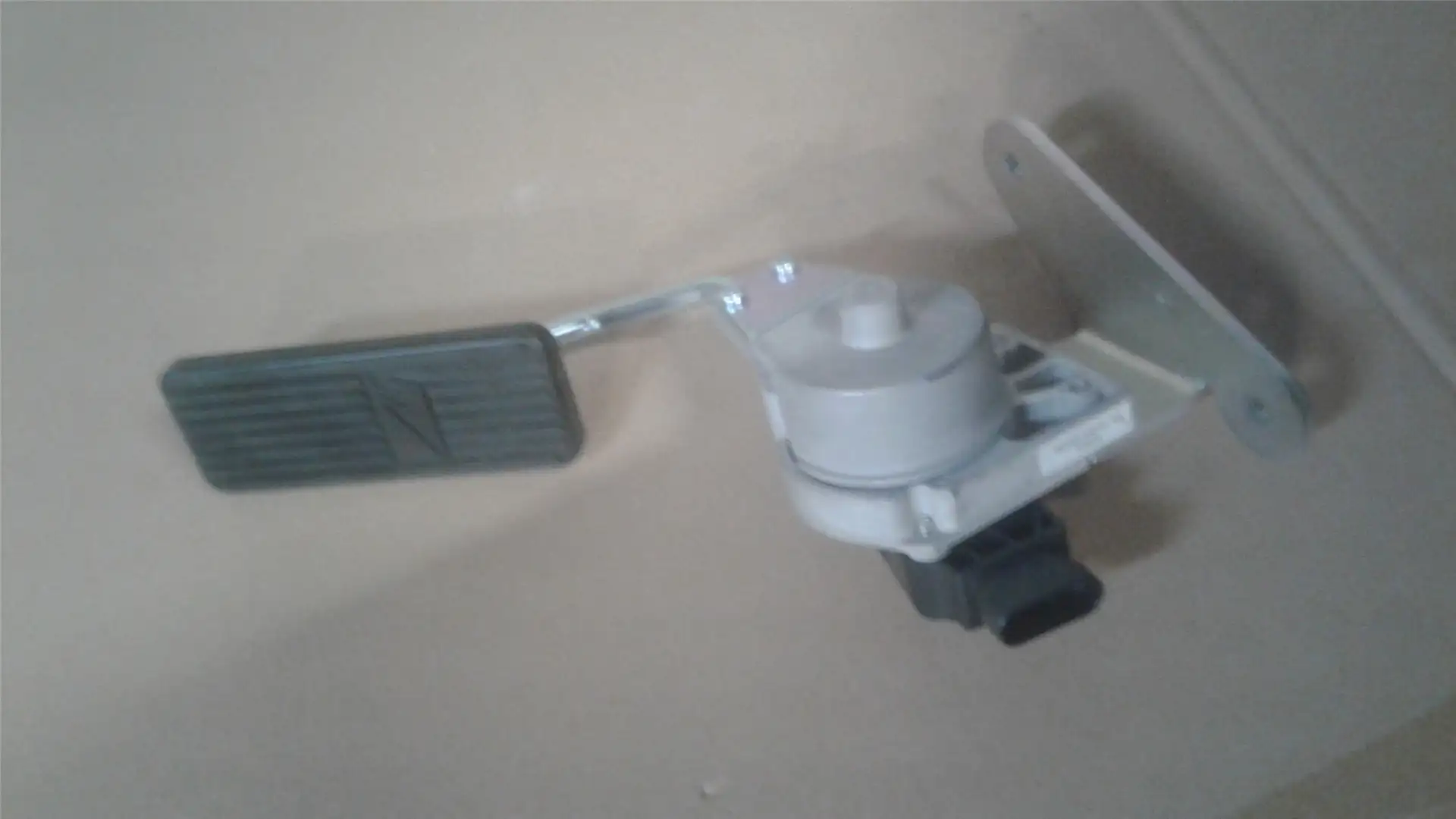 NEW PEDAL THROTTLE image