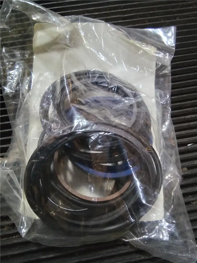 NEW SEAL KIT image