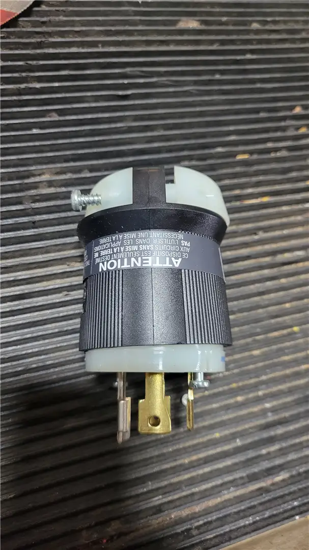 NEW 30 AMP PLUG image