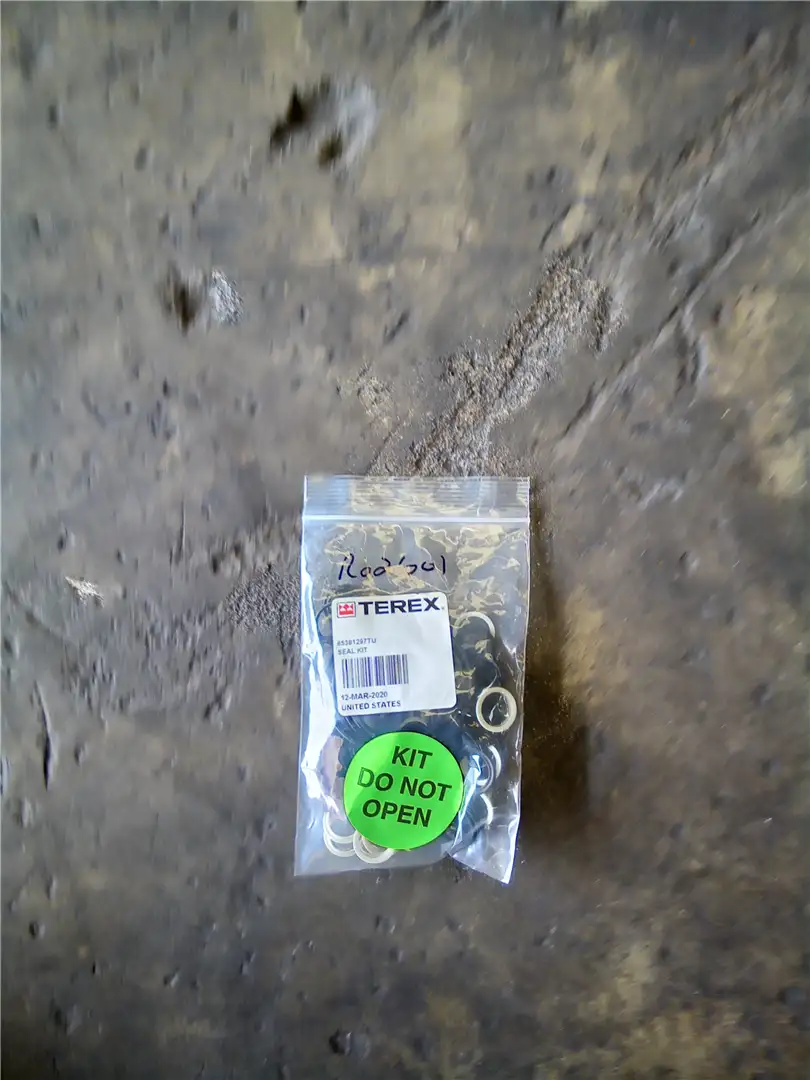 NEW SEAL KIT image
