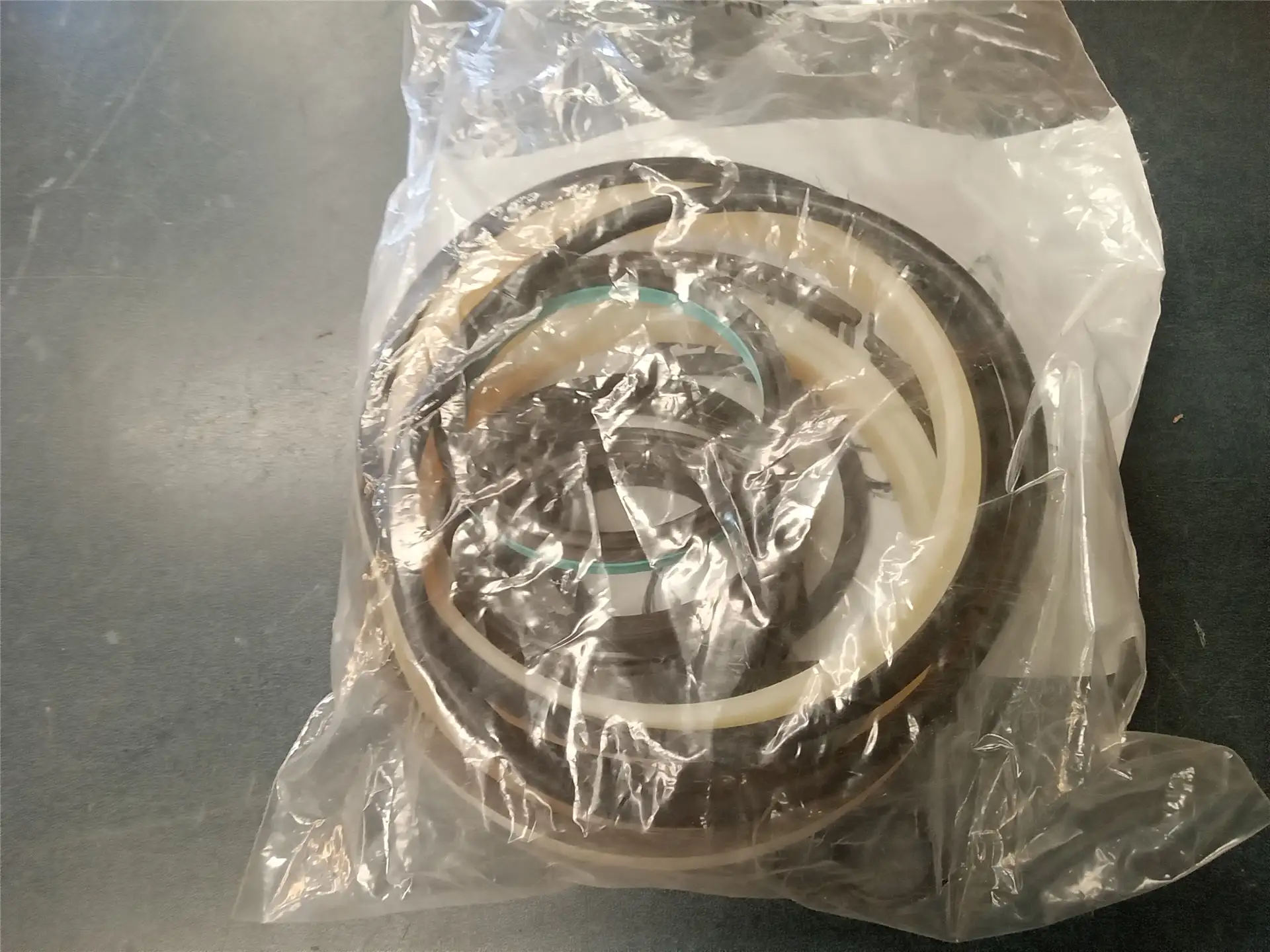 NEW SEAL KIT image