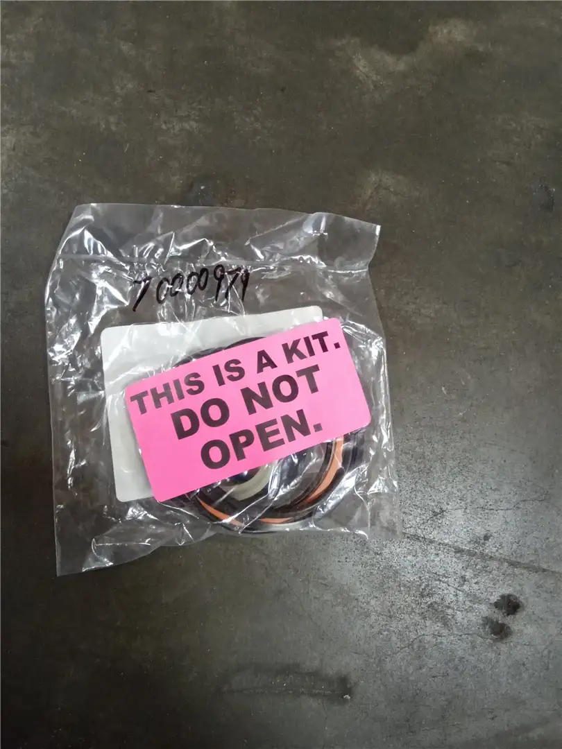 NEW SEAL KIT image