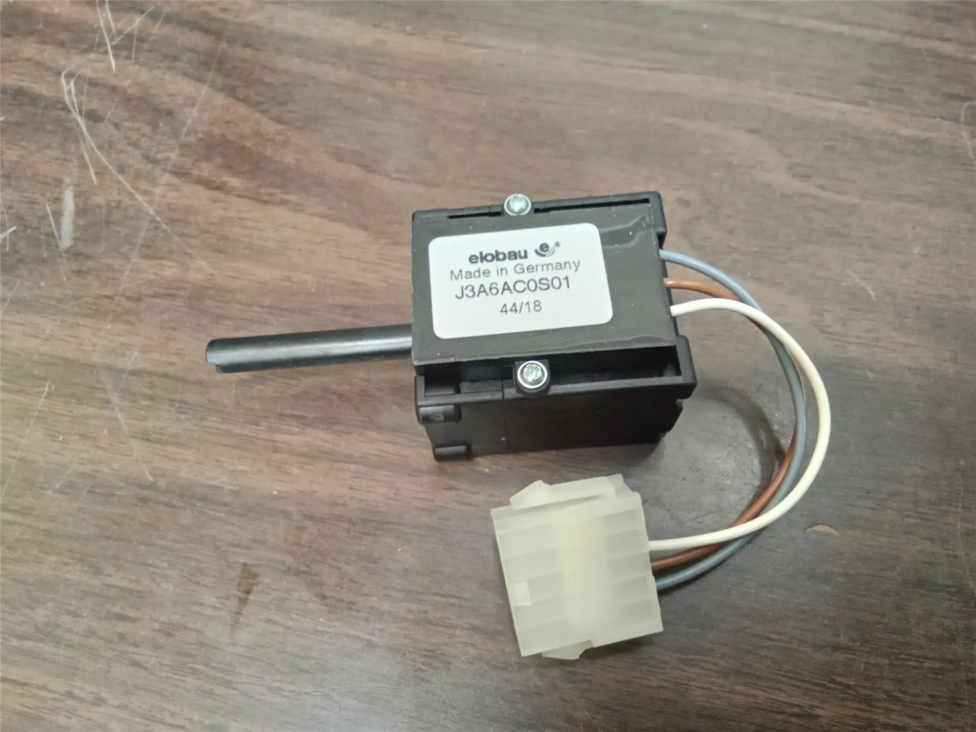 NEW CONTROL OPERAT image