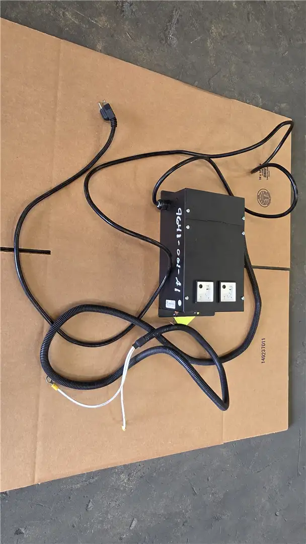 USED BATTERY CHARG image