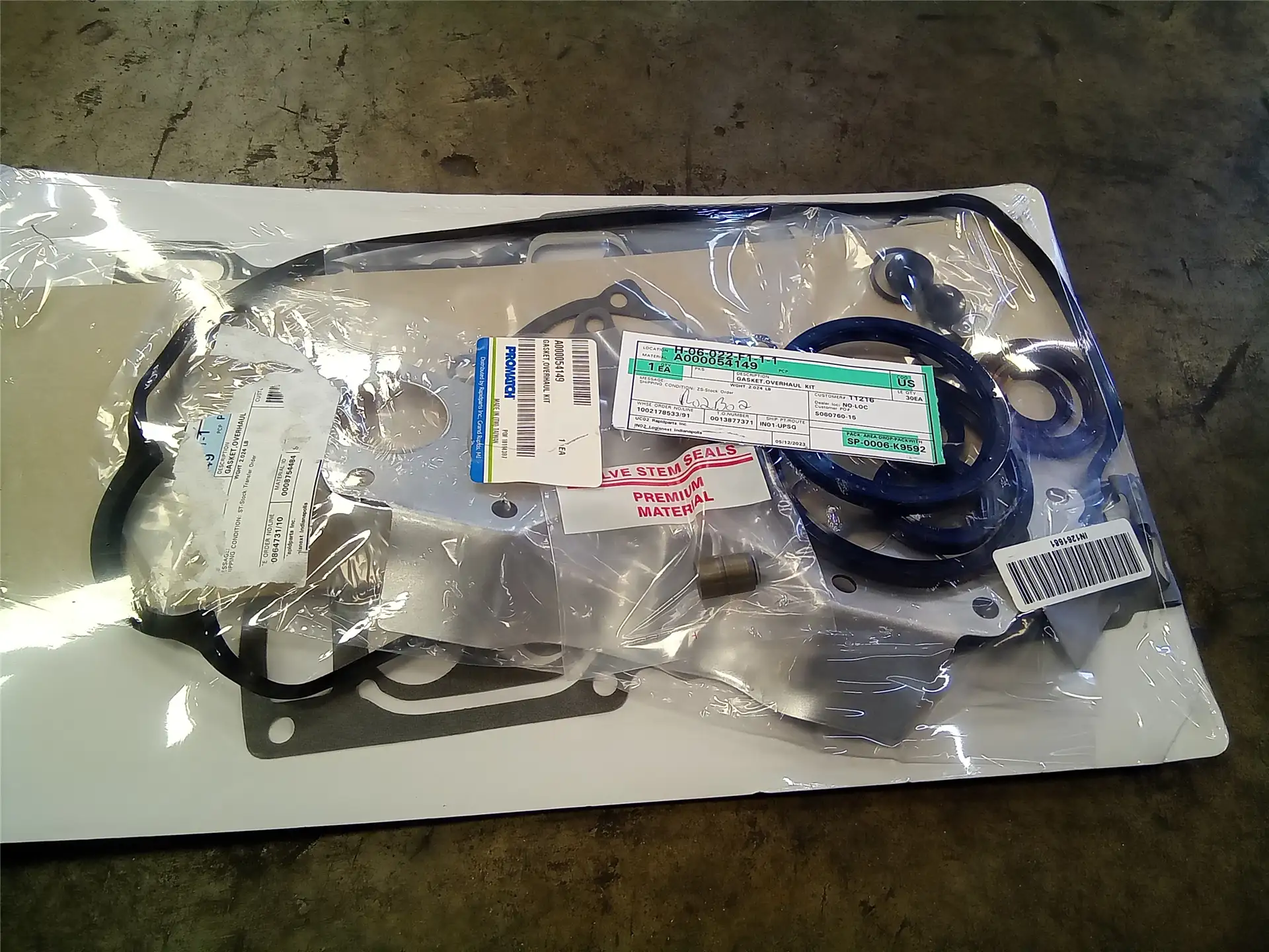 NEW GASKET KIT image