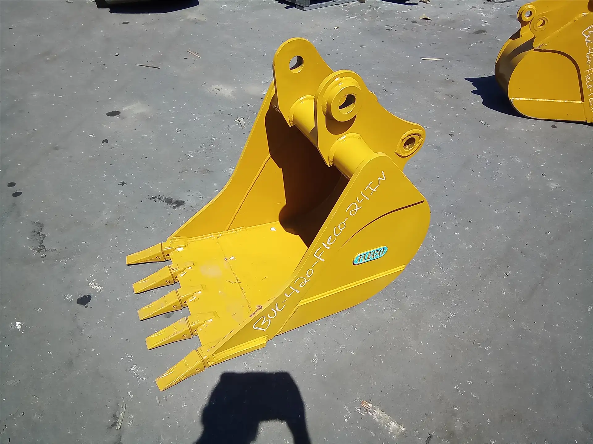 NEW 24 INCH BUCKET image
