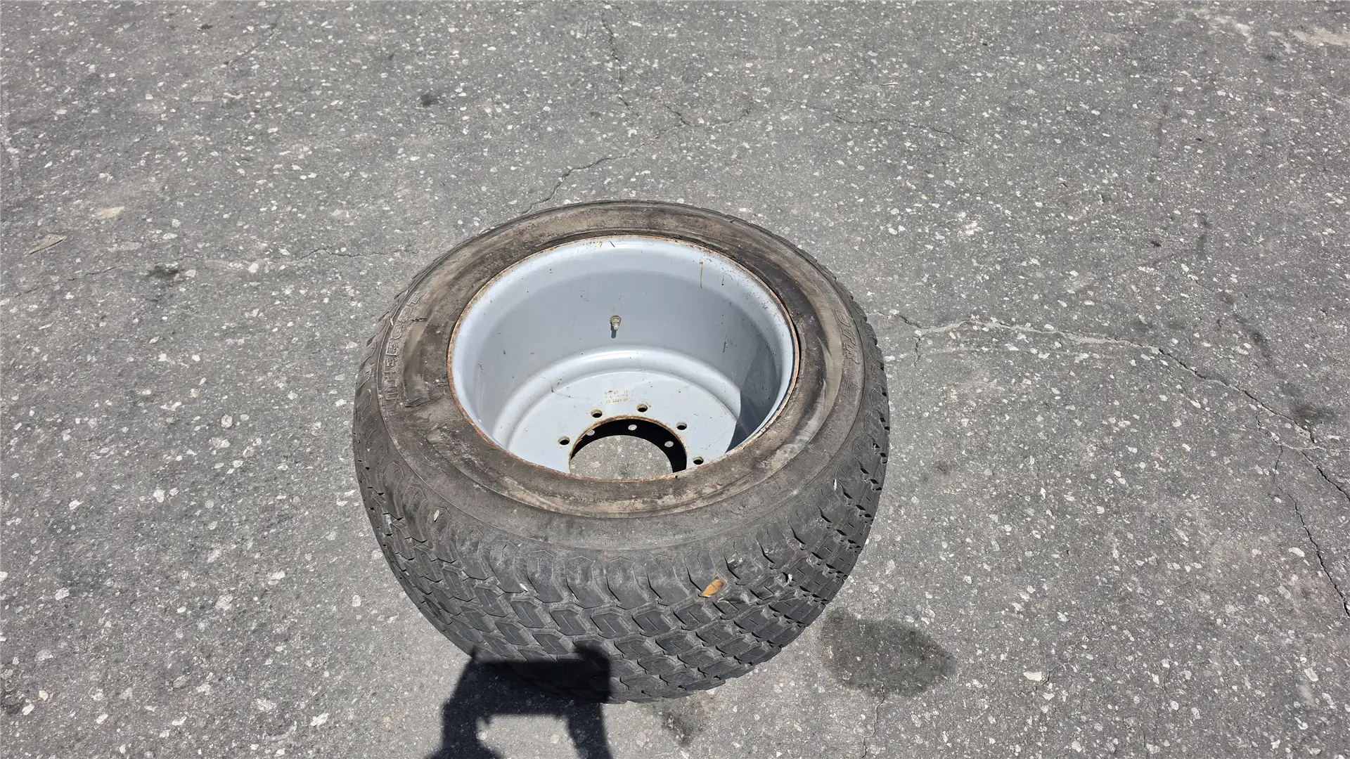 USED TIRE image