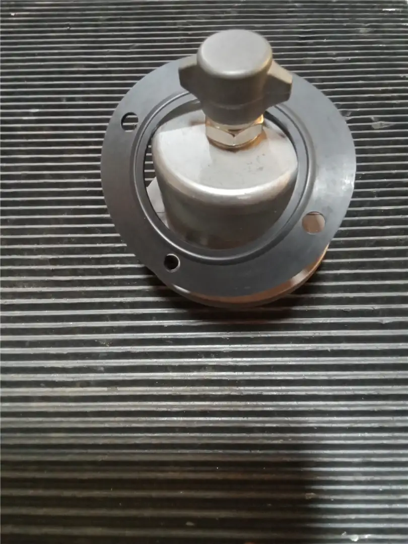 NEW HYD TANK BREAT image