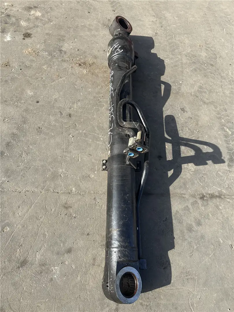 CORE RH BOOM CYL image