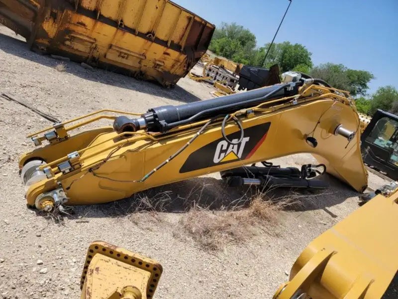 CAT 336F BOOM  BLH/PART# 4403516 OR 5944367 (12.8 FT) DB FAMILY image
