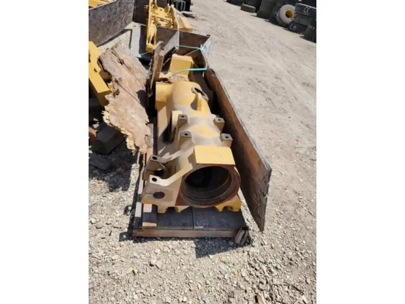 3102887 LH AND 3102886 RH REAR TRACK FRAME  NEW          MQ image