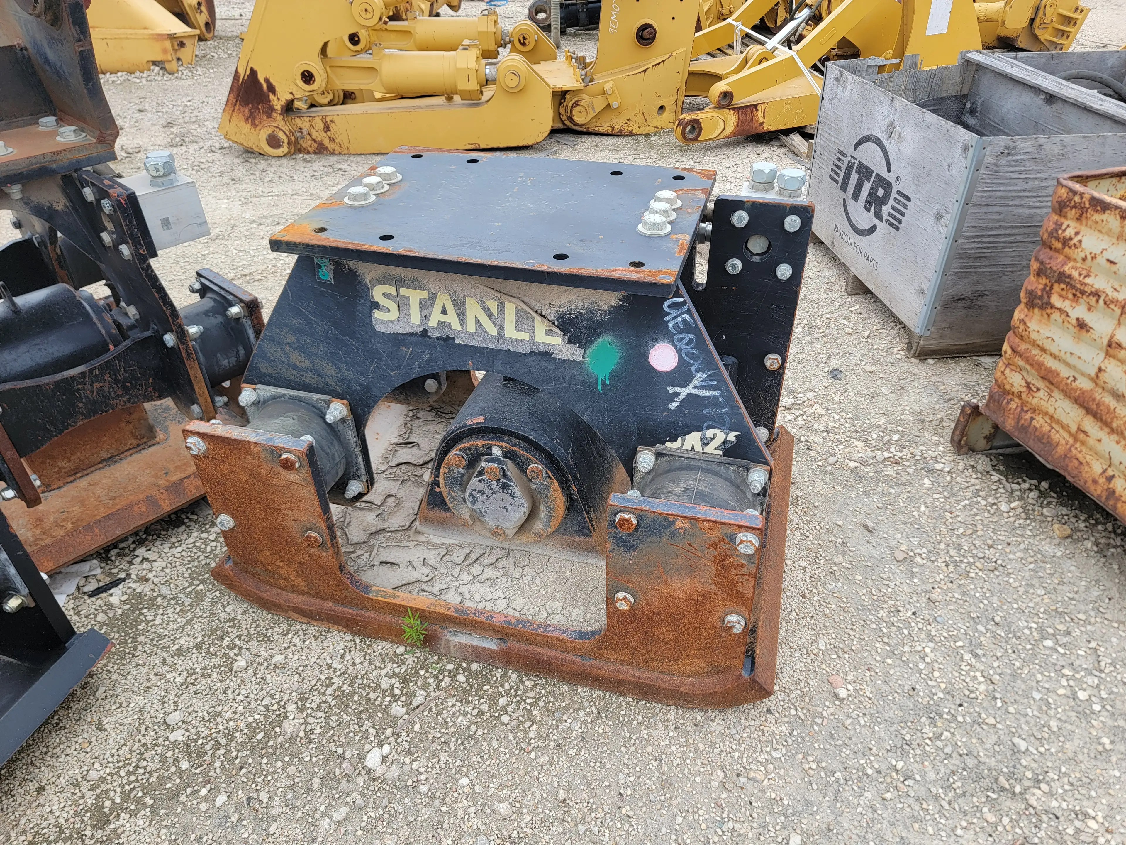 USED STANLEY BRAND VIBRATORY COMPACTOR PLATE          MQ image