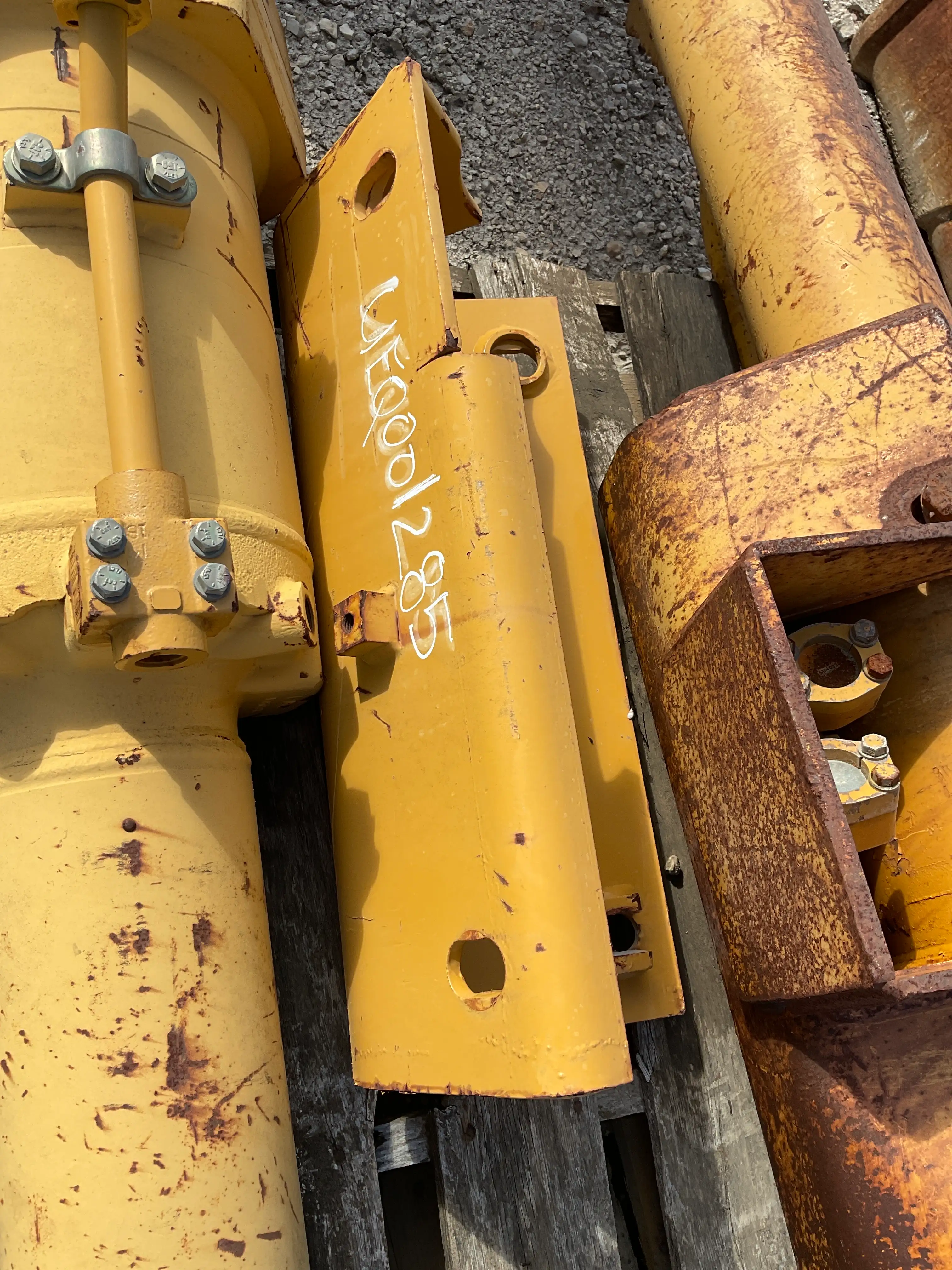 USED D10R/T SU BLADE W/ PUSH ARMS AND OTHER BLD PARTS    MQ image