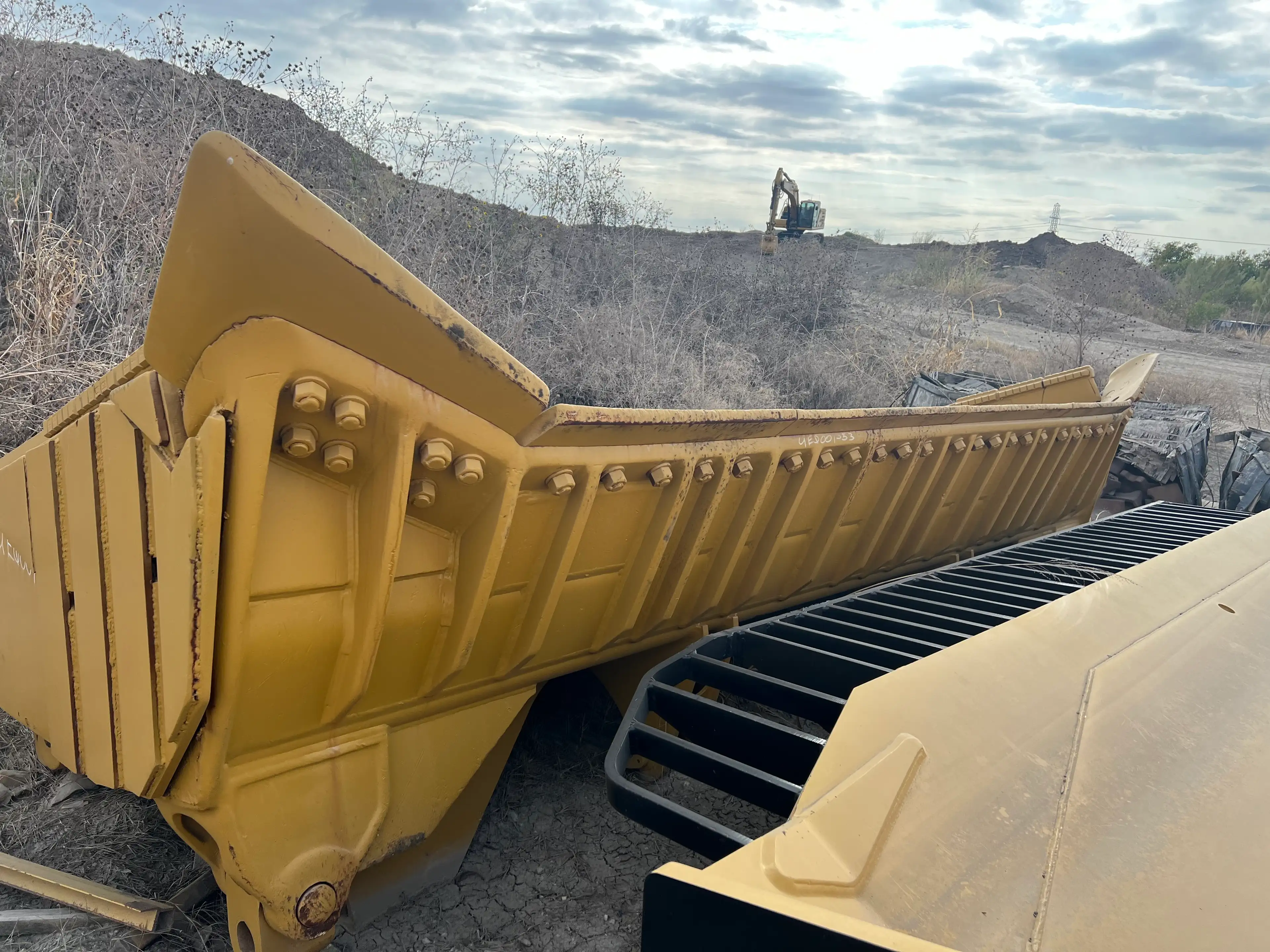 USED D10T SU BLADE COMPLETE                 MQ image