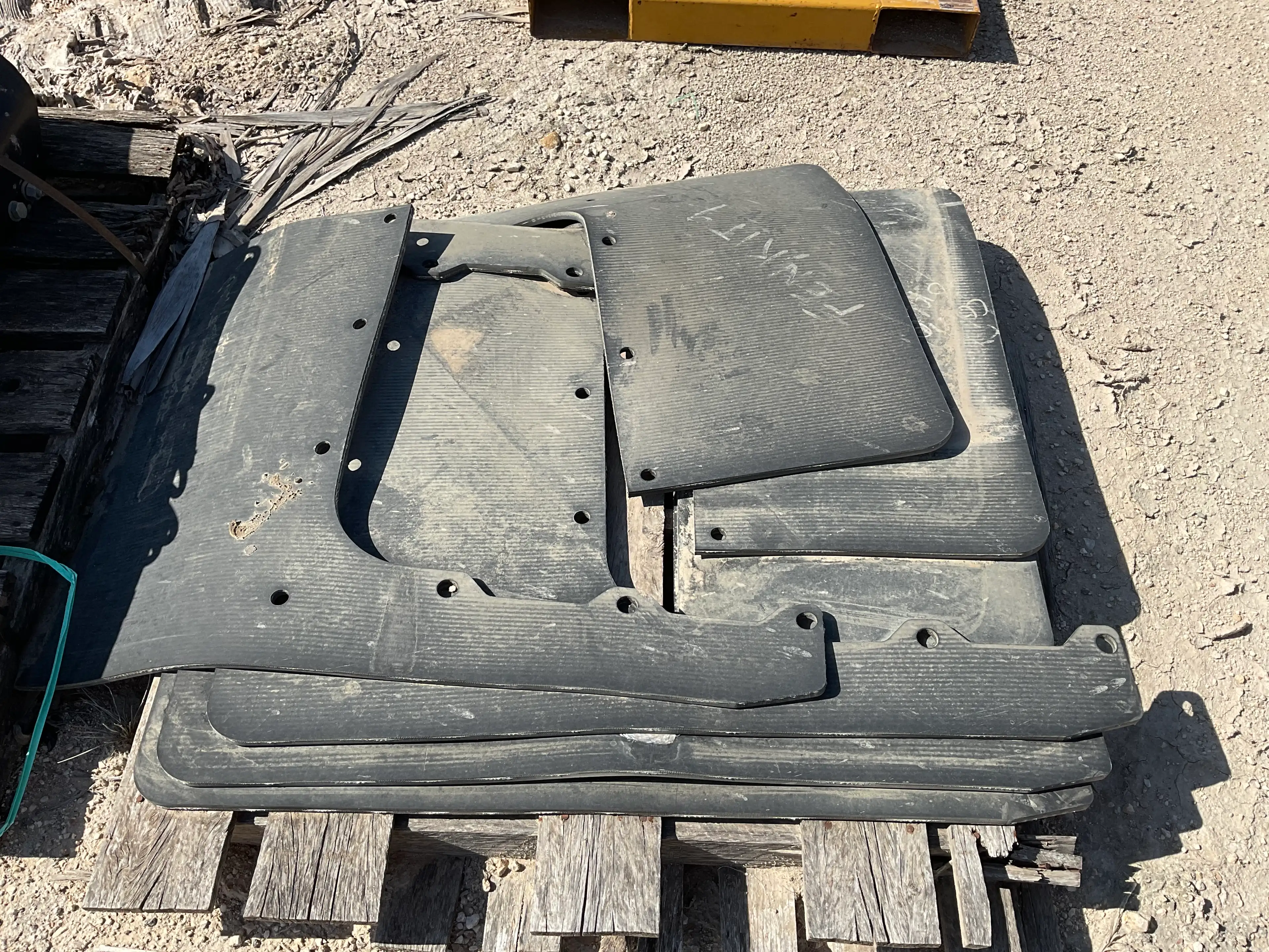 KITS UTILIZED FOR ALL ARTICULATED TRUCKS, FROM 725 - 745C image