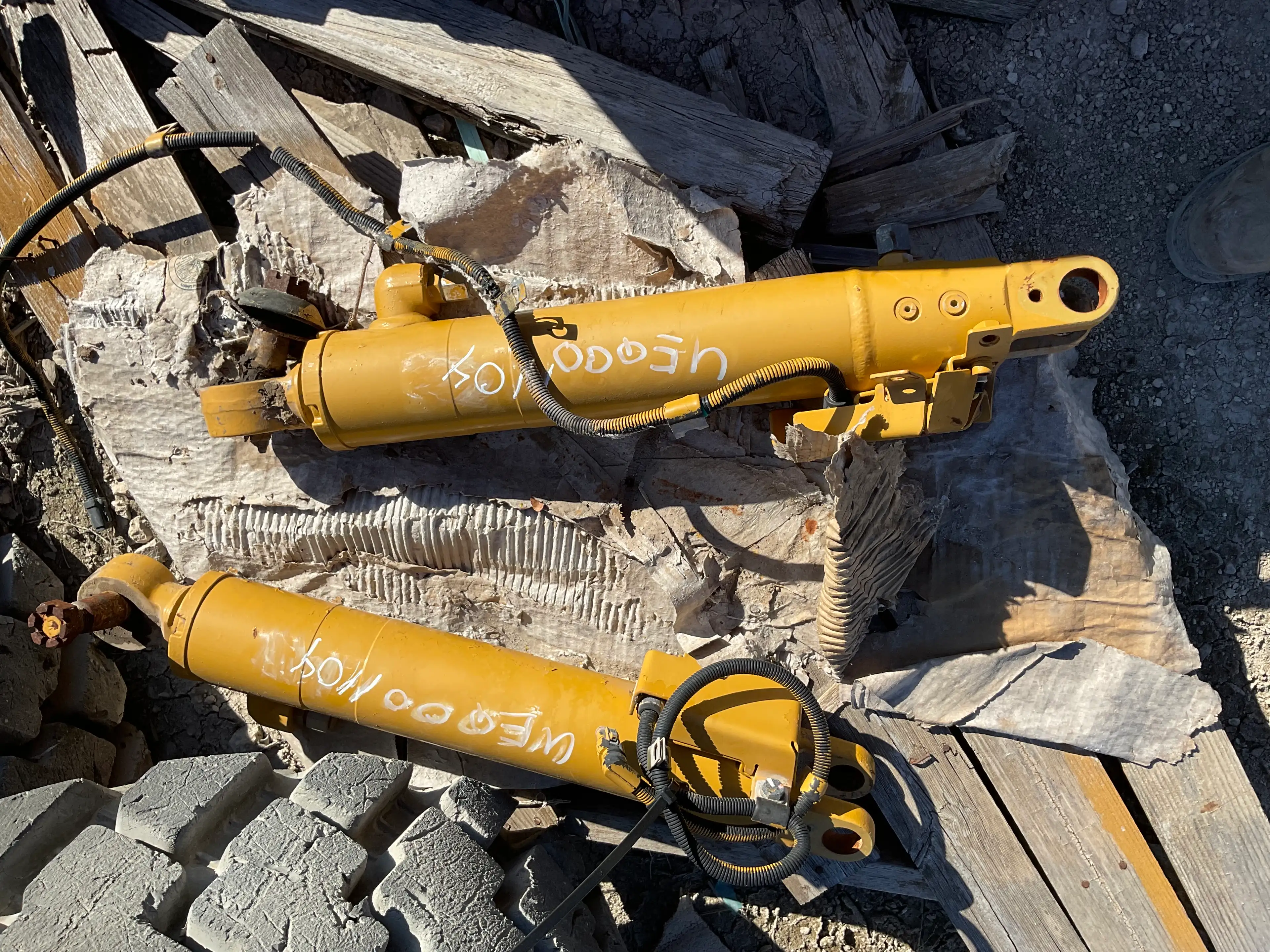 2 REBUILT STEERING CYLINDERS FOR 140M  PER LK          MQ image