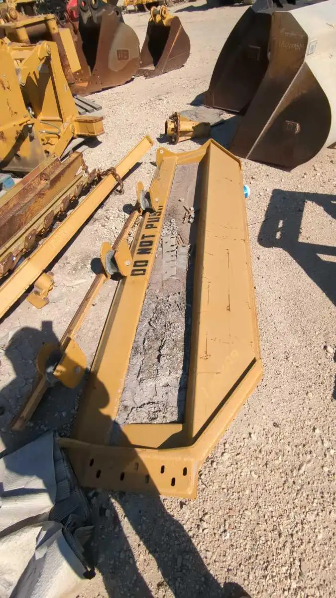 USED 740 TAILGATE                  MQ image