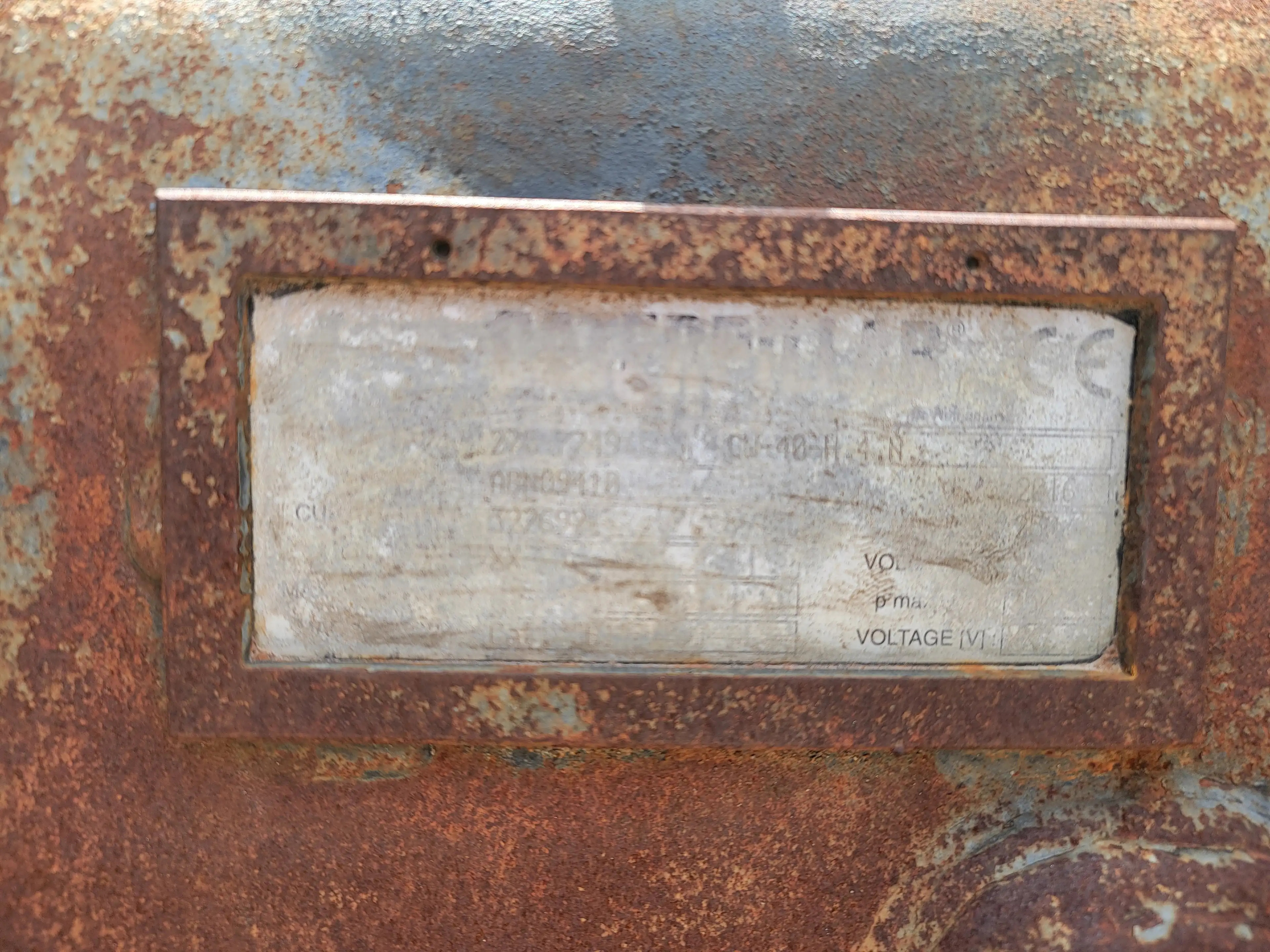 CW40 STYLE COUPLER STILL ATTACHED TO 72" DCB         MQ image