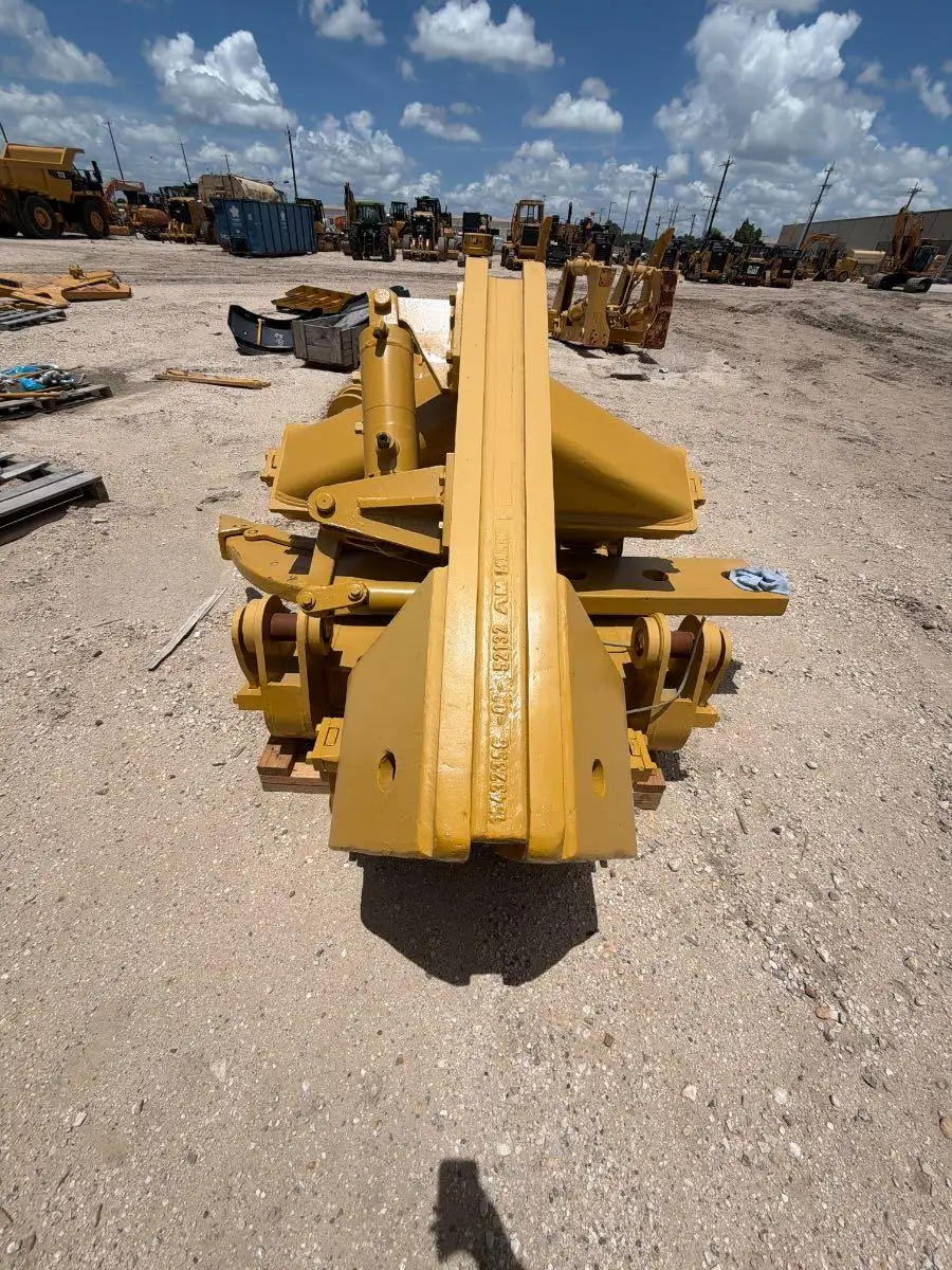 USED D8T SS RIPPER W/ PIN PULLER          MQ image