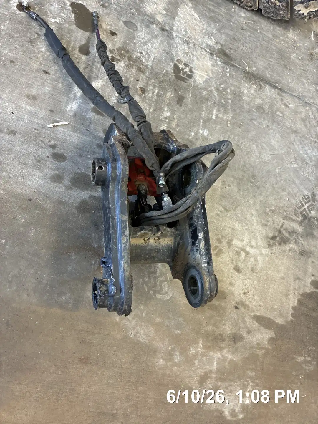 CAT 8T PIN LOCK COUPLER SRS 6/2026 image