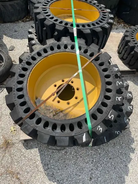 Wheel & Tire AS (rh) image 1